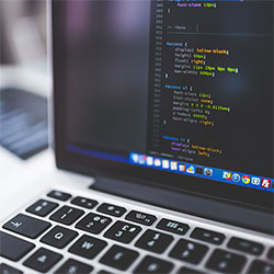 搜索结果为什么会偏：所谓“黑料”“正能量往期”，往往更容易让你放松警惕